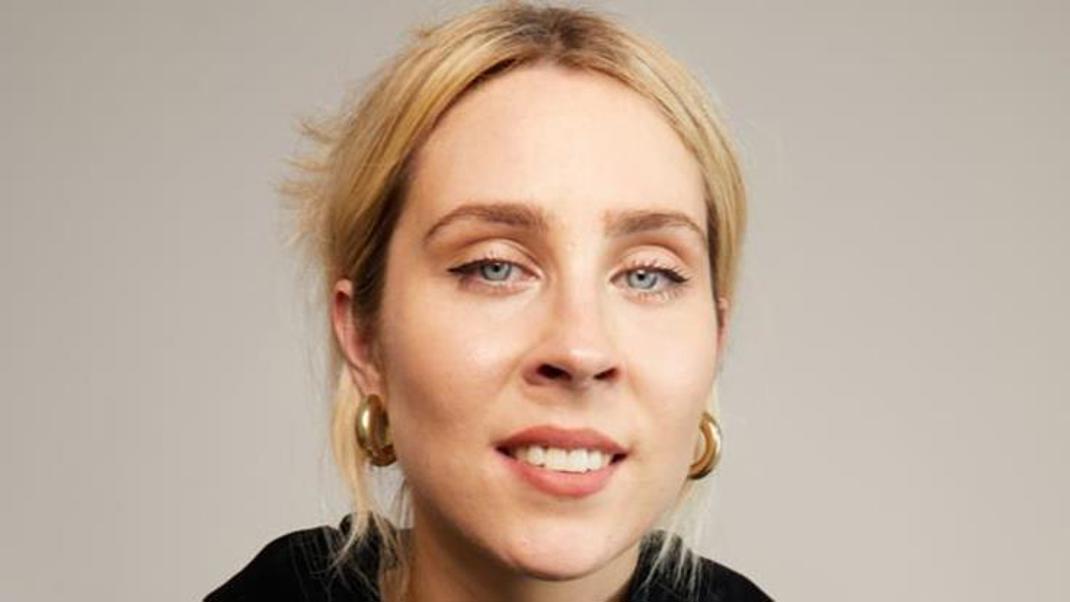 Stevie Martin: Clout